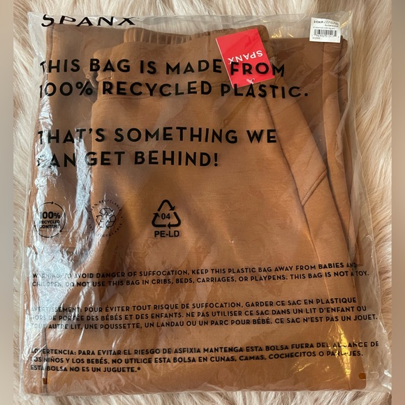 SPANX AirEssentials Wide Leg Pant butterscotch - Picture 5 of 8